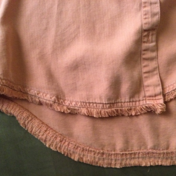 Top with cute fringe on the bottom - Picture 3 of 6